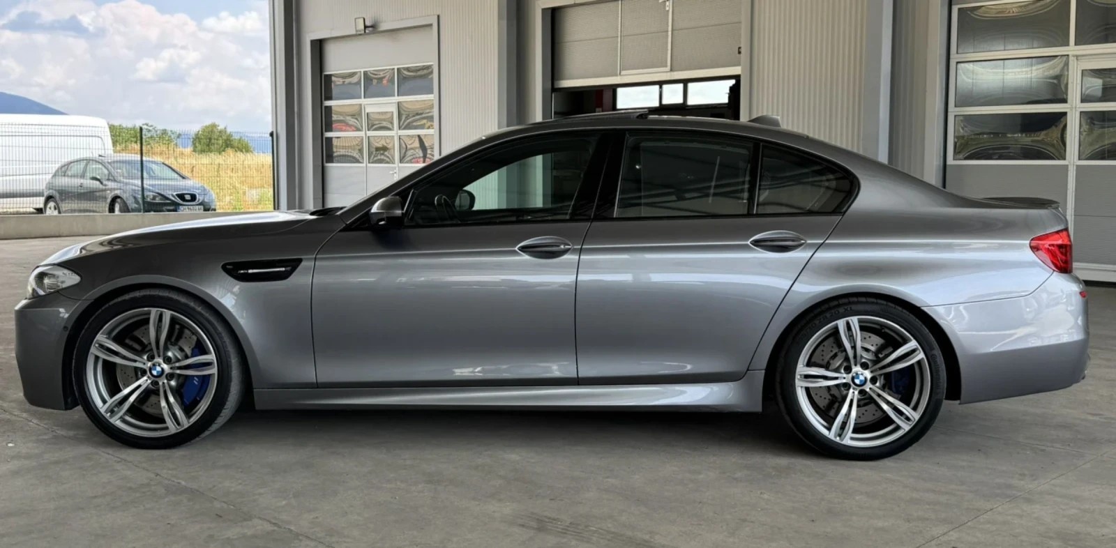BMW M5 560ps* Shadow * * B&O* Head Up* Full, снимка 2 - Автомобили и джипове - 55132695