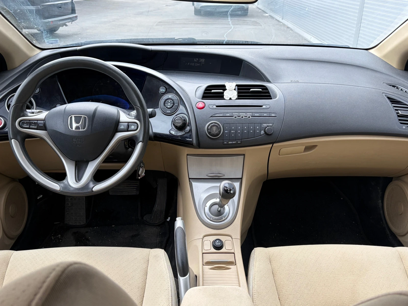 Honda Civic 1.8 Vtec automatic, снимка 9 - Автомобили и джипове - 55450138