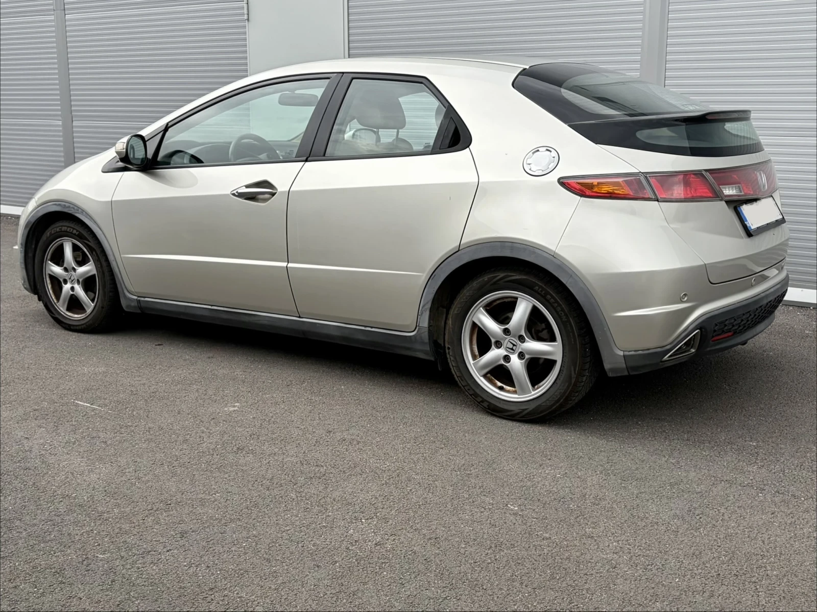 Honda Civic 1.8 Vtec automatic, снимка 3 - Автомобили и джипове - 55450138