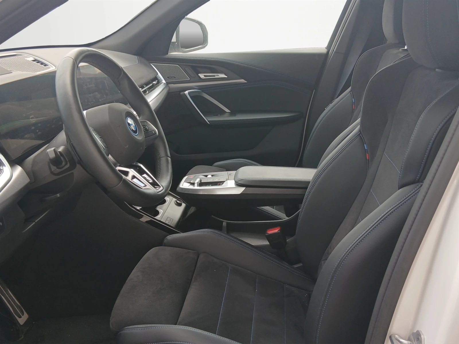 BMW iX2 xDrive30, снимка 6 - Автомобили и джипове - 55641140