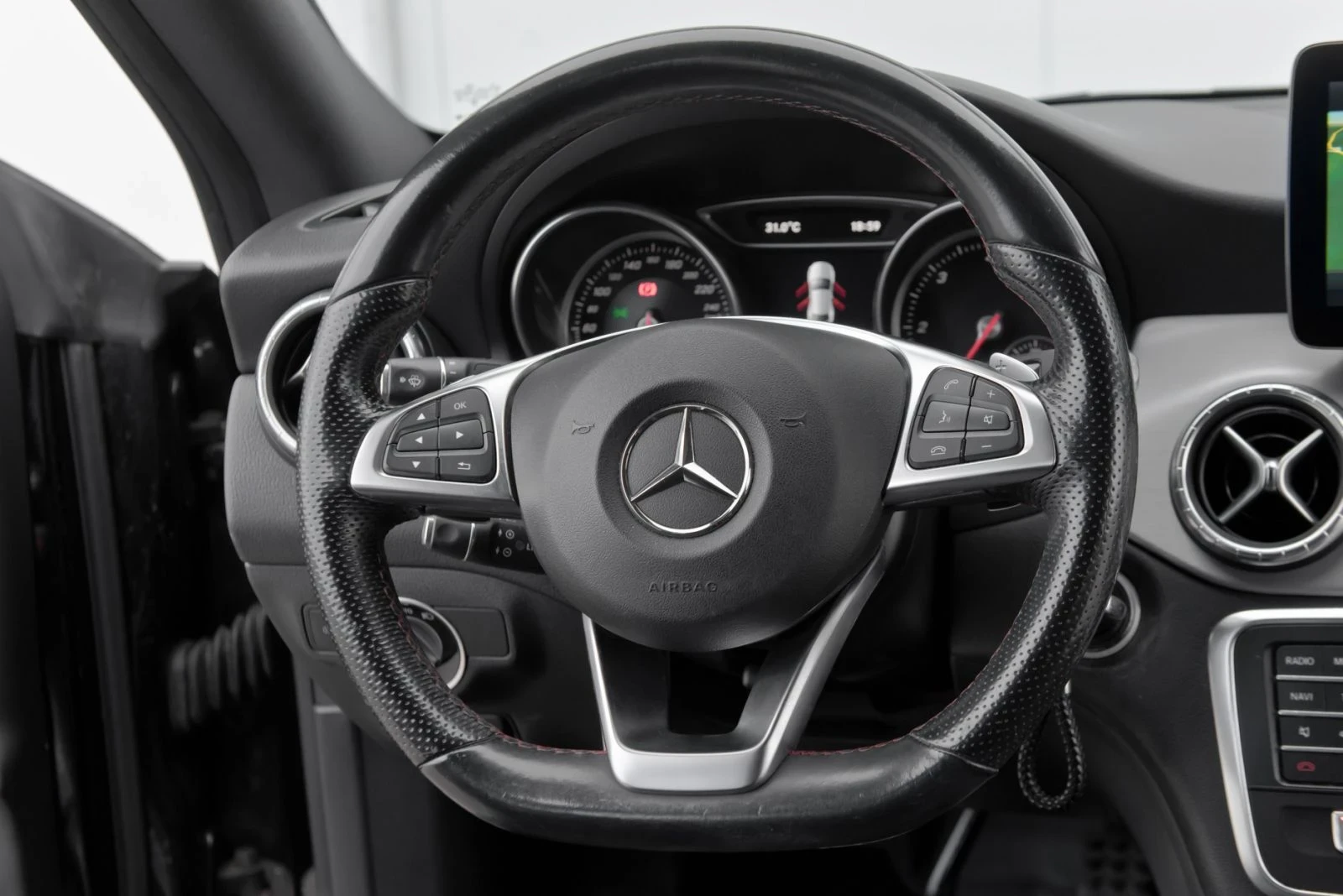 Mercedes-Benz CLA 220 AMG edition  | Mobile.bg � ����������� 13