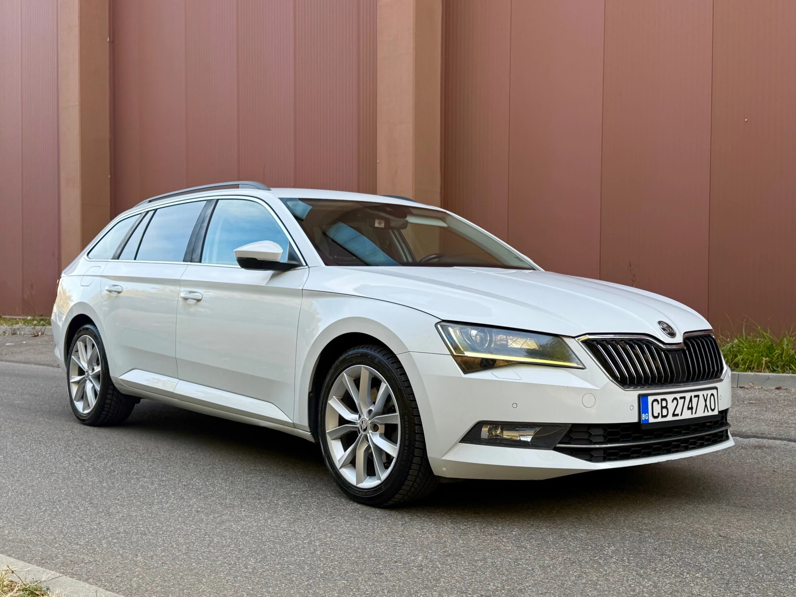 Skoda Superb, снимка 6 - Автомобили и джипове - 56404604