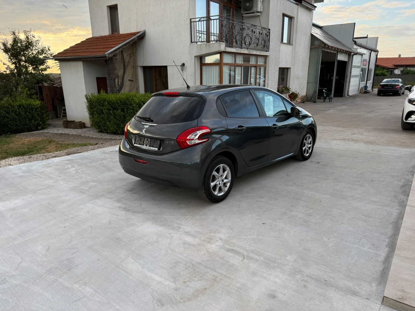 Peugeot 208 1.2 | Mobile.bg � ����������� 4