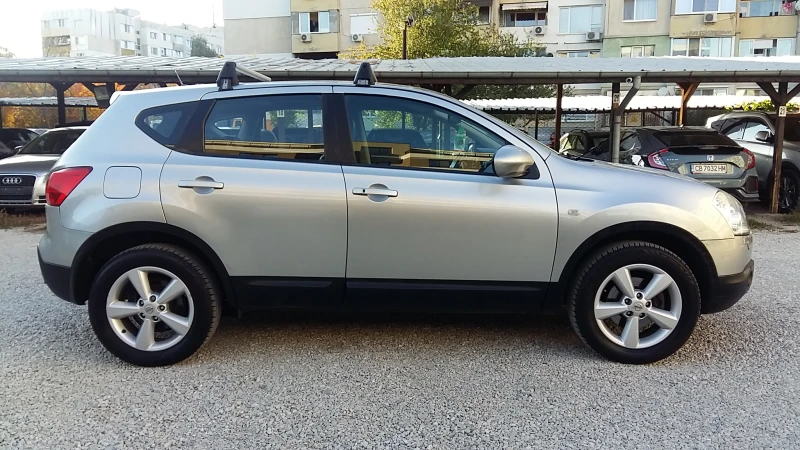 Nissan Qashqai 2.0dci/4x4/Keyless go-Панорама!, снимка 4 - Автомобили и джипове - 47729385