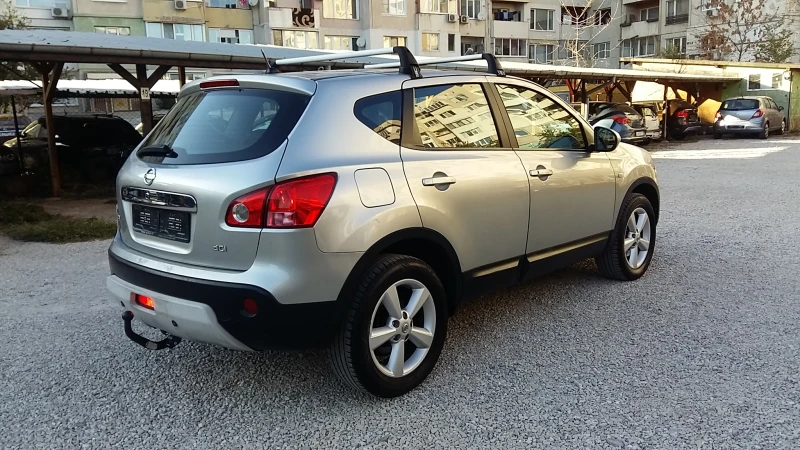 Nissan Qashqai 2.0dci/4x4/Keyless go-Панорама!, снимка 5 - Автомобили и джипове - 47729385