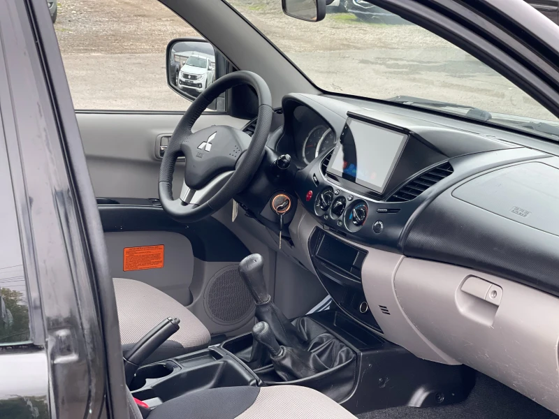 Mitsubishi L200 2.5Di-D 4x4 Facelift, снимка 9 - Автомобили и джипове - 52316721