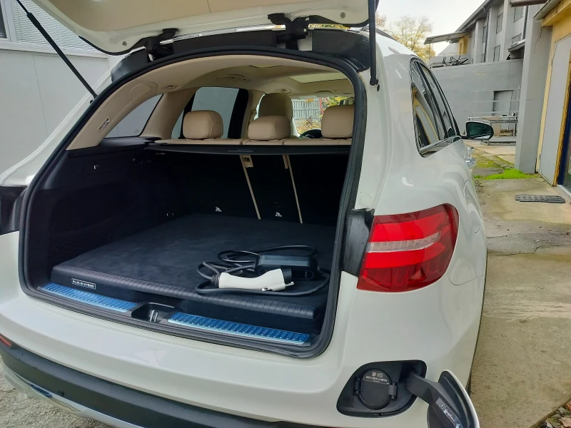 Mercedes-Benz GLC 350 e/4M/AMG-LINE/NAVI/360/PANO/key-go, снимка 5 - Автомобили и джипове - 52454550