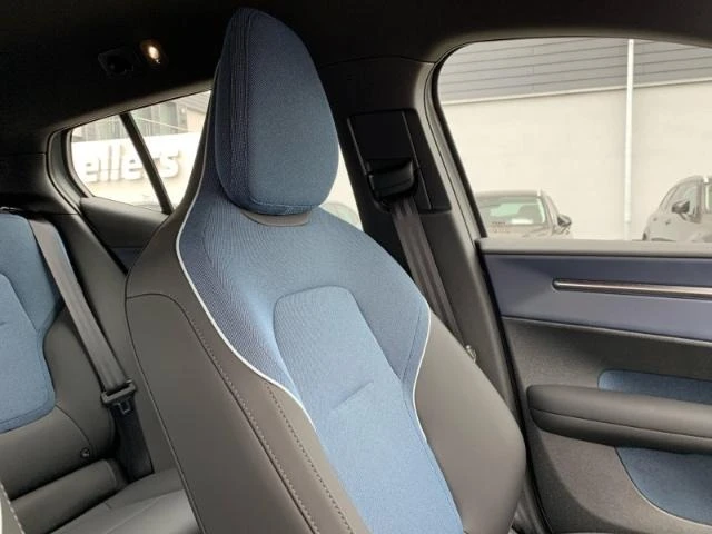 Volvo EX30 * SINGLE-CORE* LED* NAVI* CARPLAY*  - изображение 10