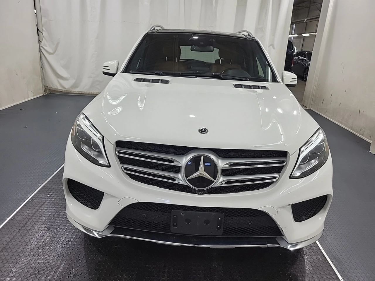Mercedes-Benz GLE 400 * CARFAX * АВТО КРЕДИТ * ЦЕНА ДО БГ! - изображение 2