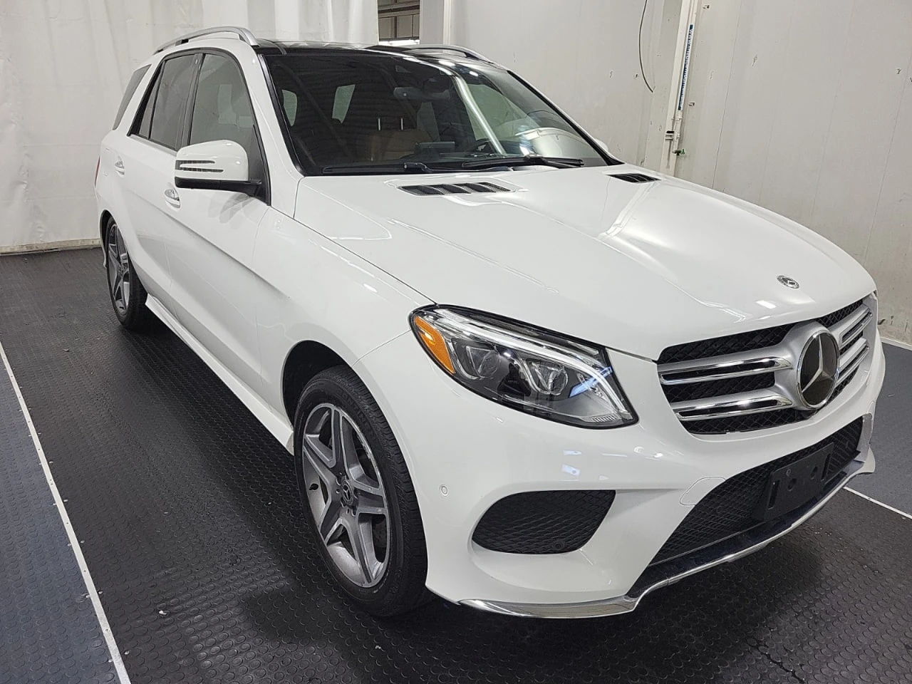 Mercedes-Benz GLE 400 * CARFAX * АВТО КРЕДИТ * ЦЕНА ДО БГ! - изображение 3