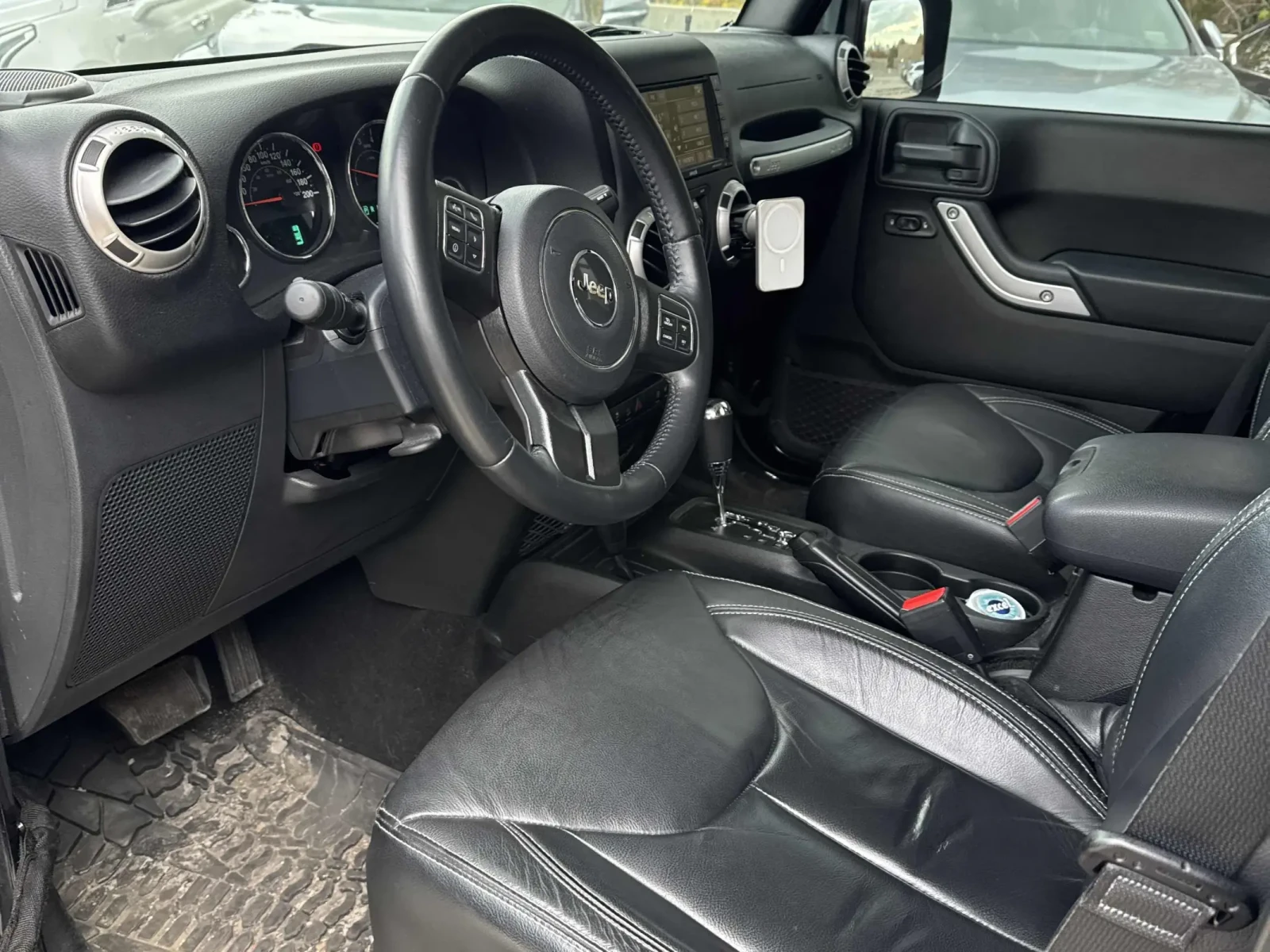 Jeep Wrangler JK Unlimited Sahara* CARFAX* БЕЗ ПЪРВОНАЧАЛНА ВНОС - изображение 5