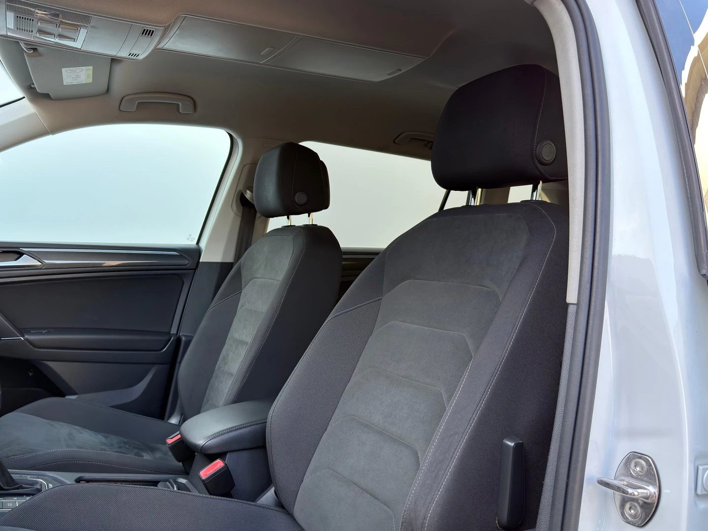 VW Tiguan LWB Highline 2.0TDI 4MOTION BMT, снимка 10 - Автомобили и джипове - 54353583