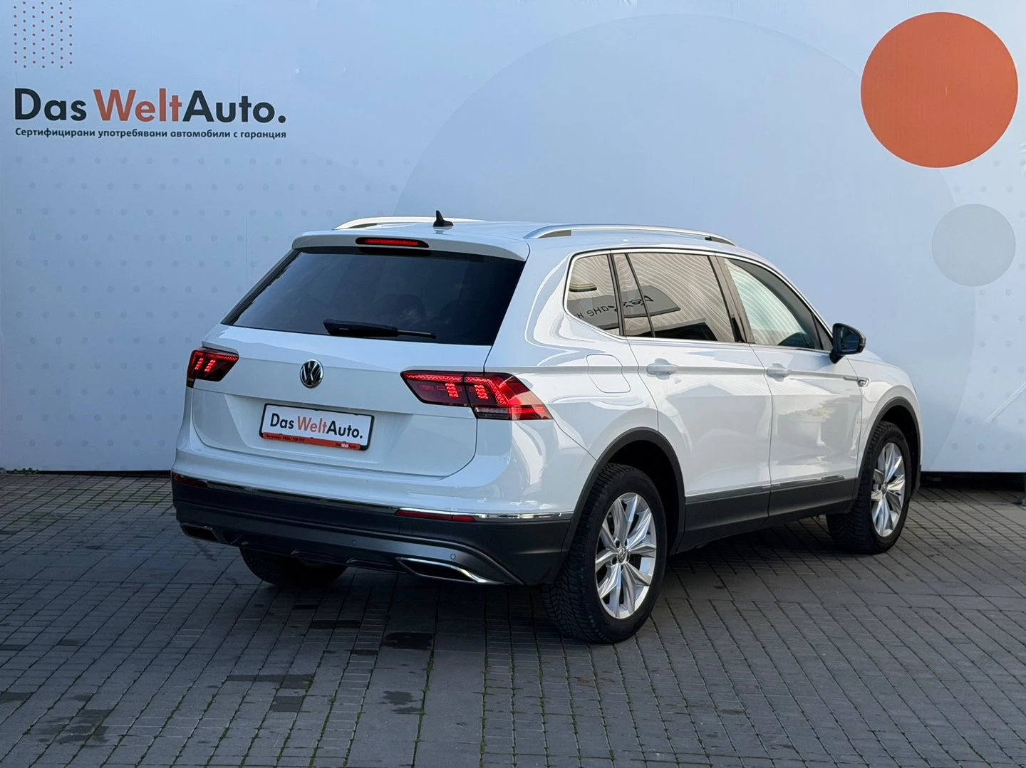 VW Tiguan LWB Highline 2.0TDI 4MOTION BMT, снимка 3 - Автомобили и джипове - 54353583