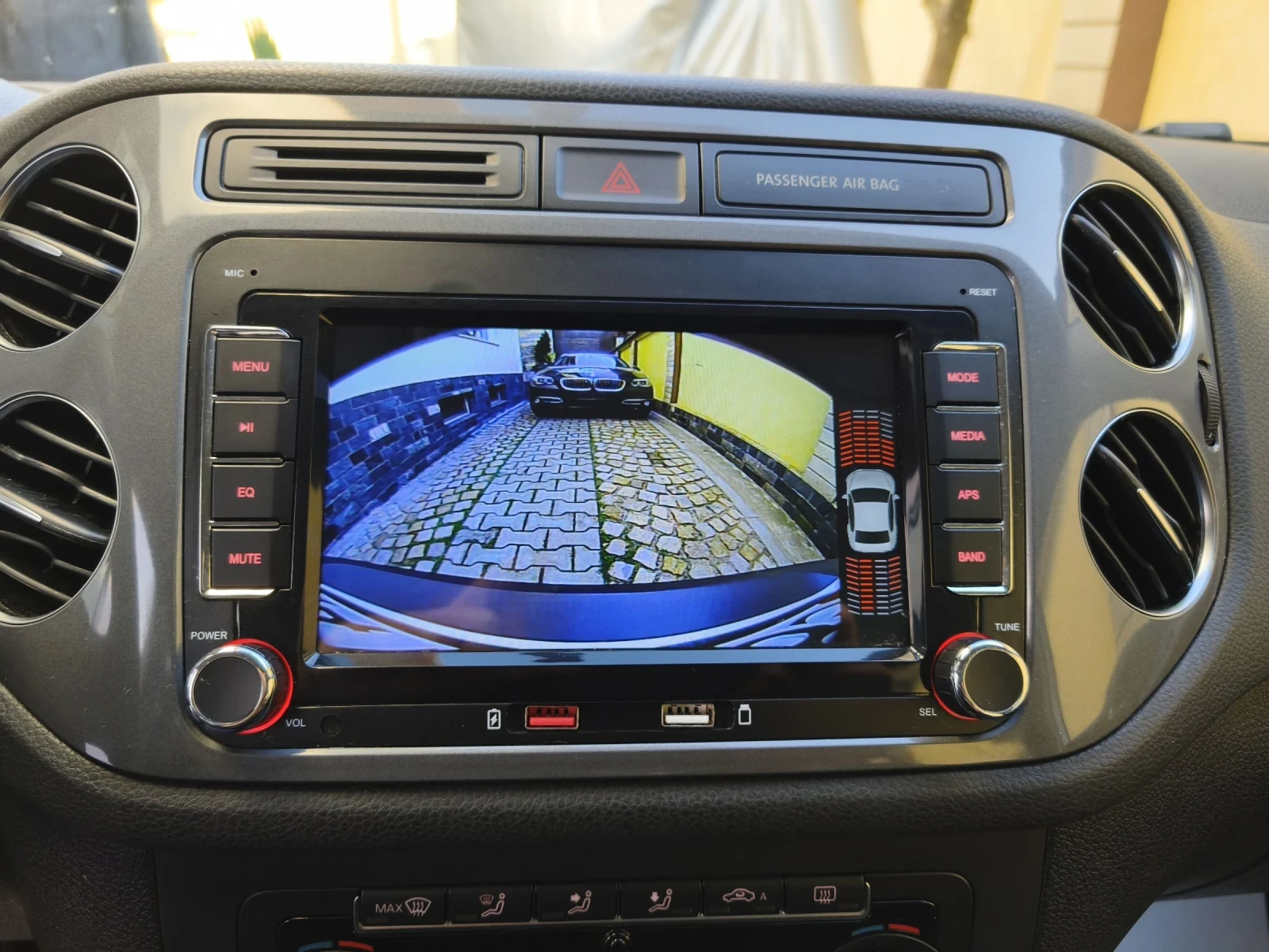 VW Tiguan 1.4TSI 122 Face Navi Camera Carplay parktronik, снимка 12 - Автомобили и джипове - 53831000