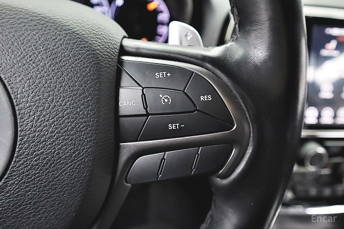 Jeep Grand cherokee 3.6* V6* 8ZF* LIMITED* ПОДГРЕВ* ОБДУХВАНЕ* 360КАМЕ, снимка 8 - Автомобили и джипове - 54683189