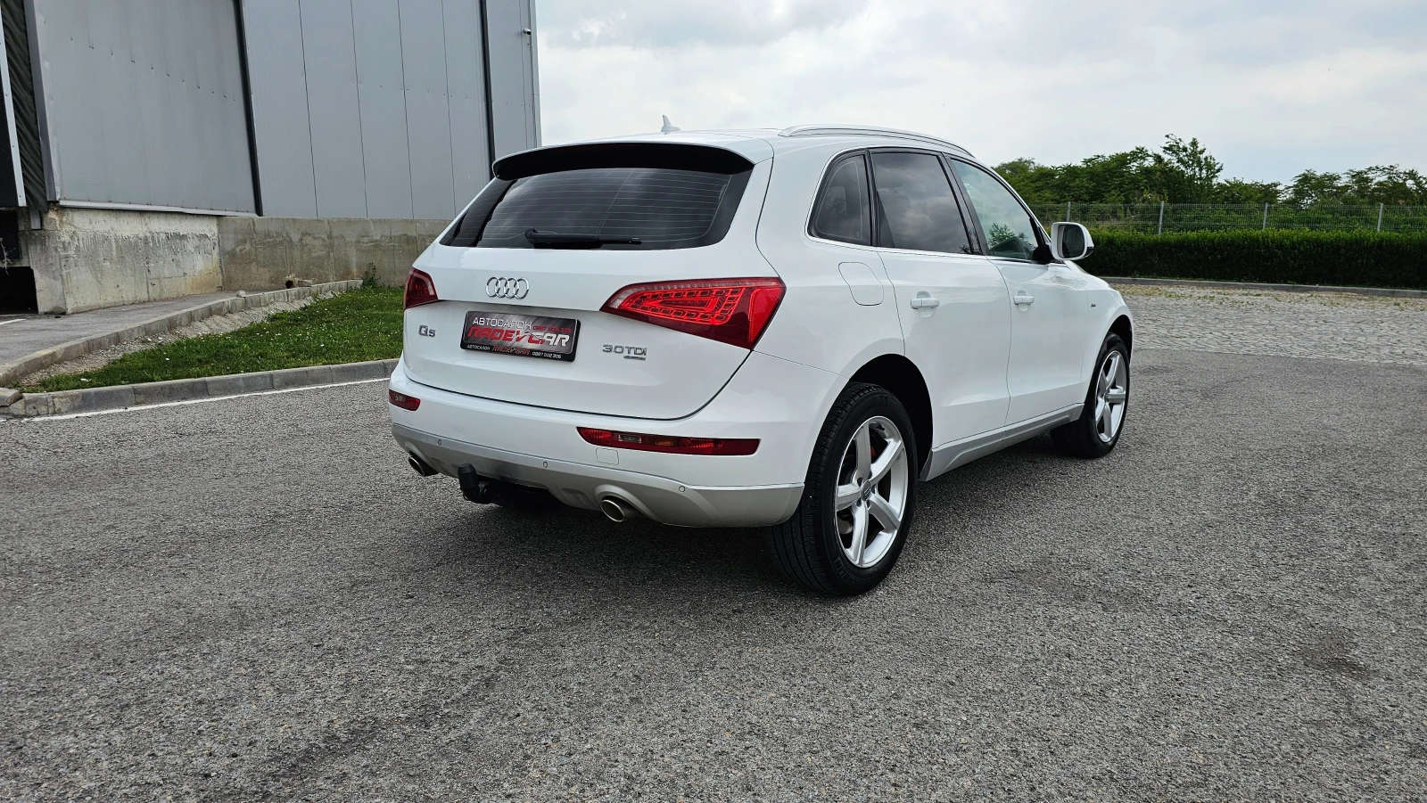 Audi Q5 3.0TDI S-LINE Navi Pano Distronic Led Bang&Olufsen, снимка 5 - Автомобили и джипове - 54834425