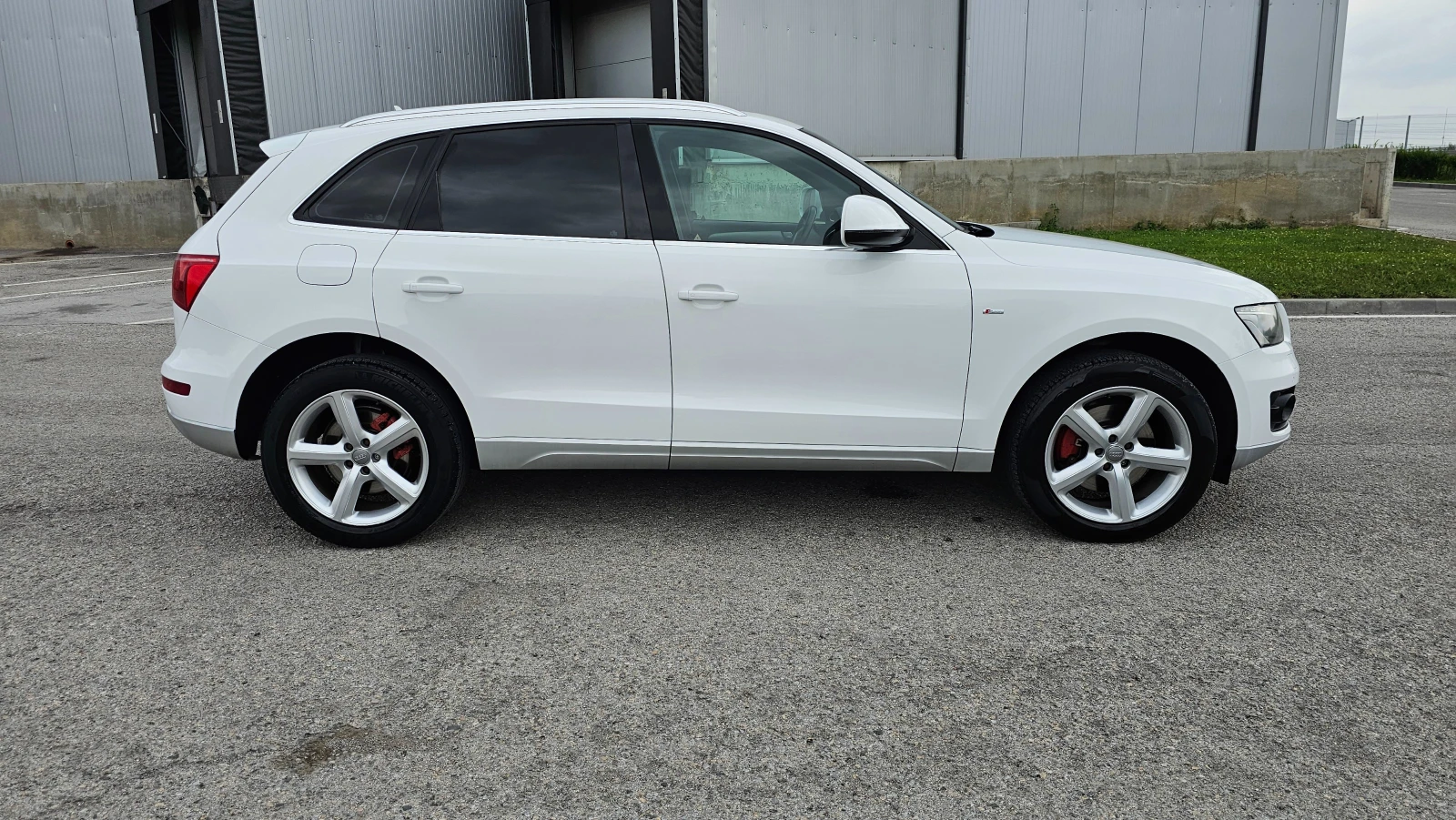 Audi Q5 3.0TDI S-LINE Navi Pano Distronic Led Bang&Olufsen, снимка 6 - Автомобили и джипове - 54834425