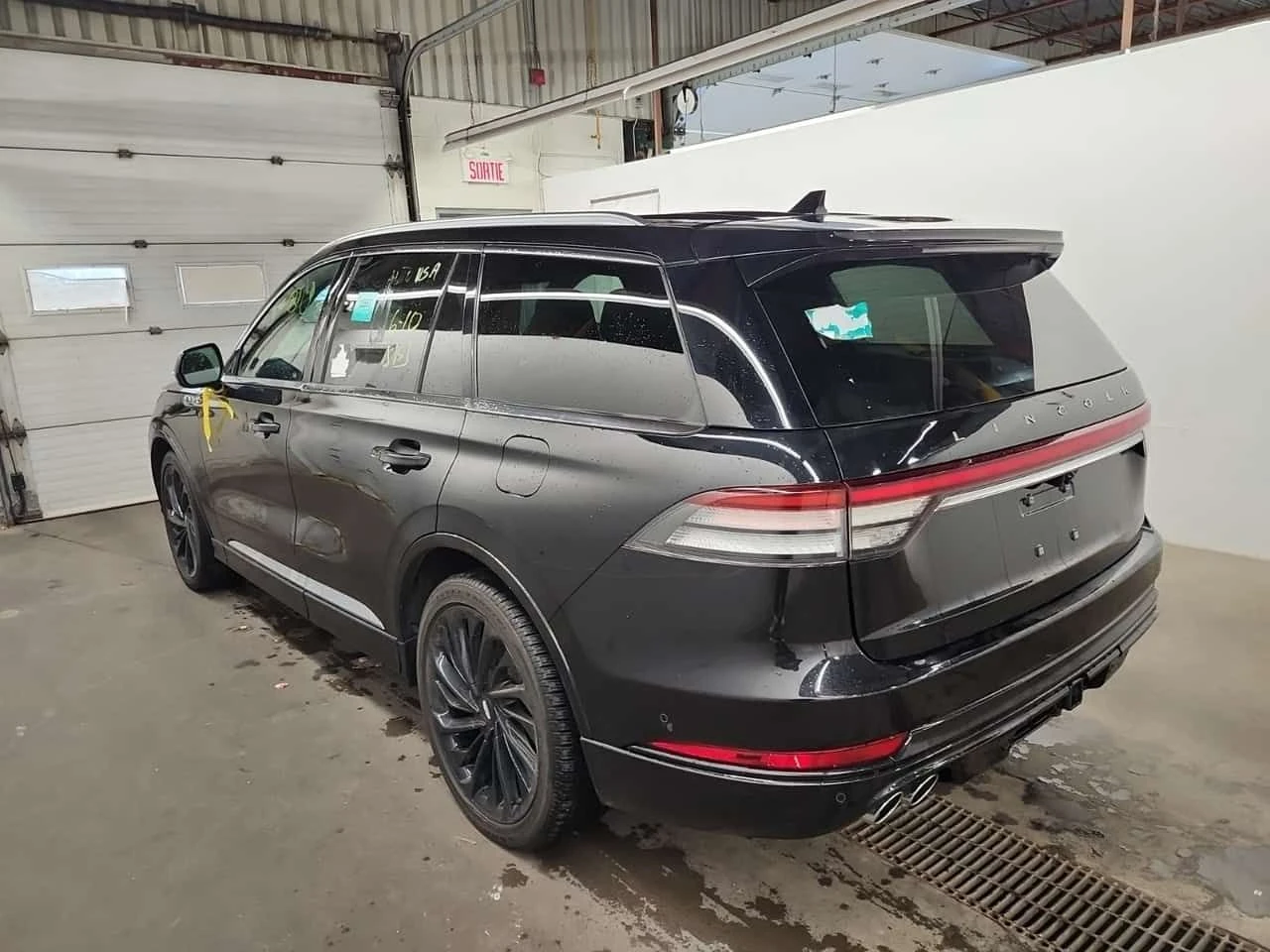 Lincoln Aviator * RESERVE * CARFAX * БЕЗ ПЪРВОНАЧАЛНА ВНОСКА, снимка 4 - Автомобили и джипове - 55309582