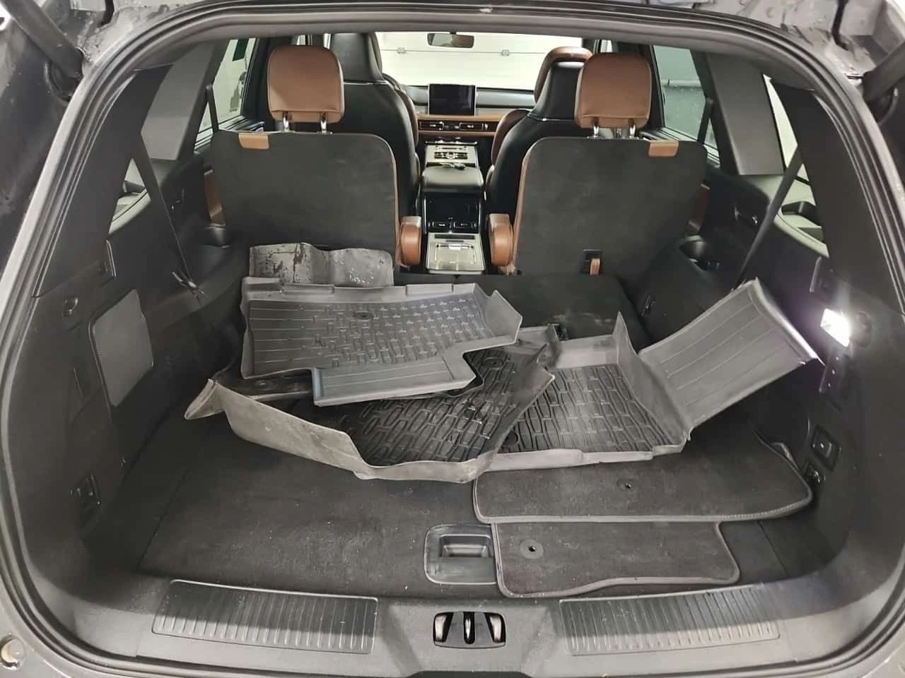 Lincoln Aviator * RESERVE * CARFAX * БЕЗ ПЪРВОНАЧАЛНА ВНОСКА, снимка 17 - Автомобили и джипове - 55309582