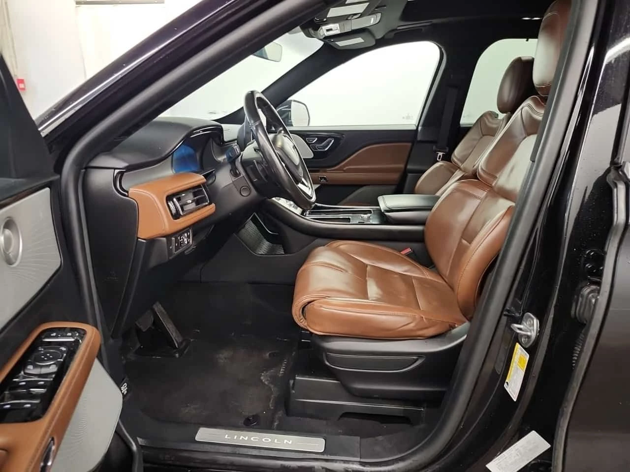 Lincoln Aviator * RESERVE * CARFAX * БЕЗ ПЪРВОНАЧАЛНА ВНОСКА, снимка 5 - Автомобили и джипове - 55309582