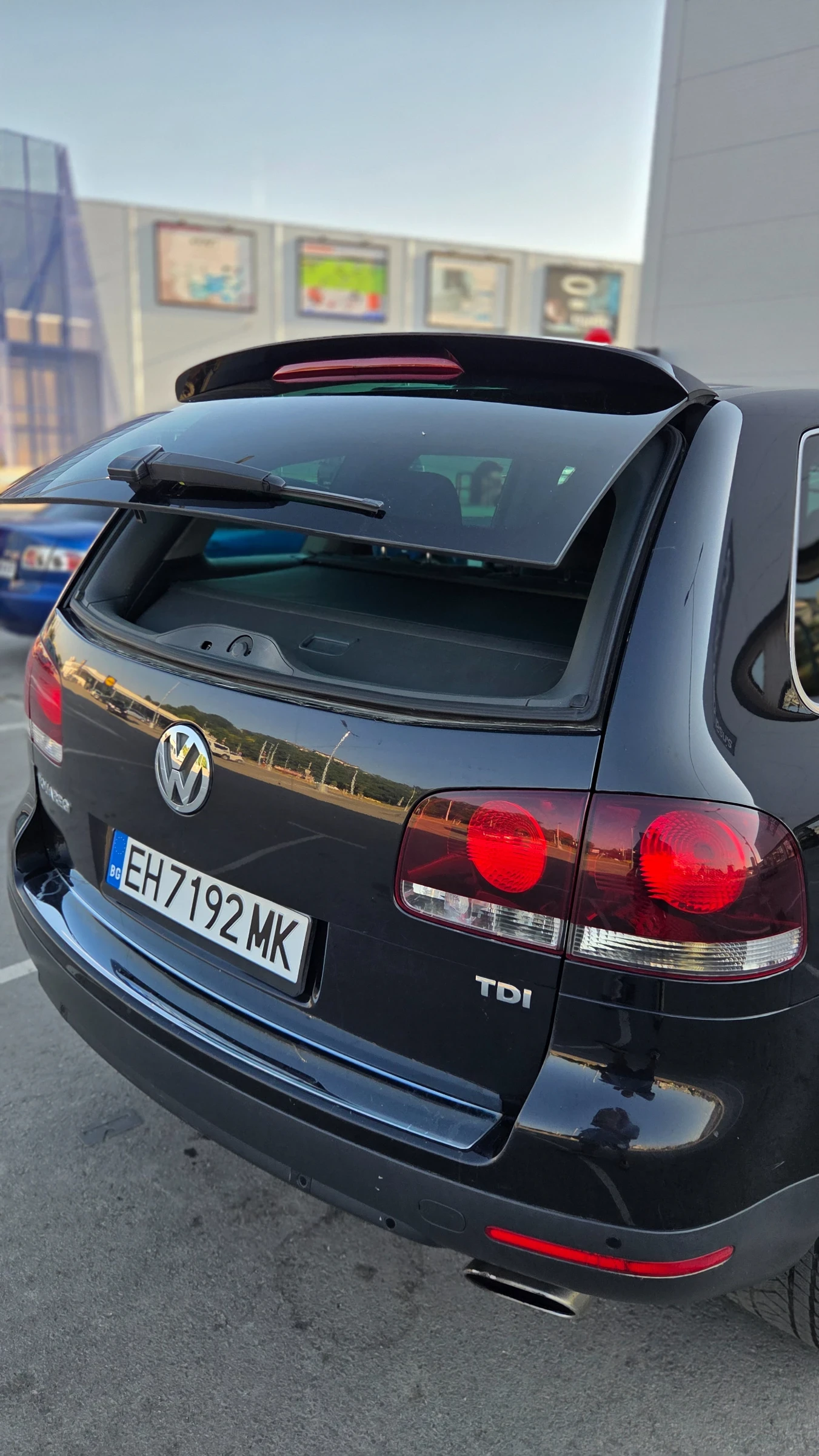 VW Touareg 3.0 239кс, снимка 11 - Автомобили и джипове - 55630617
