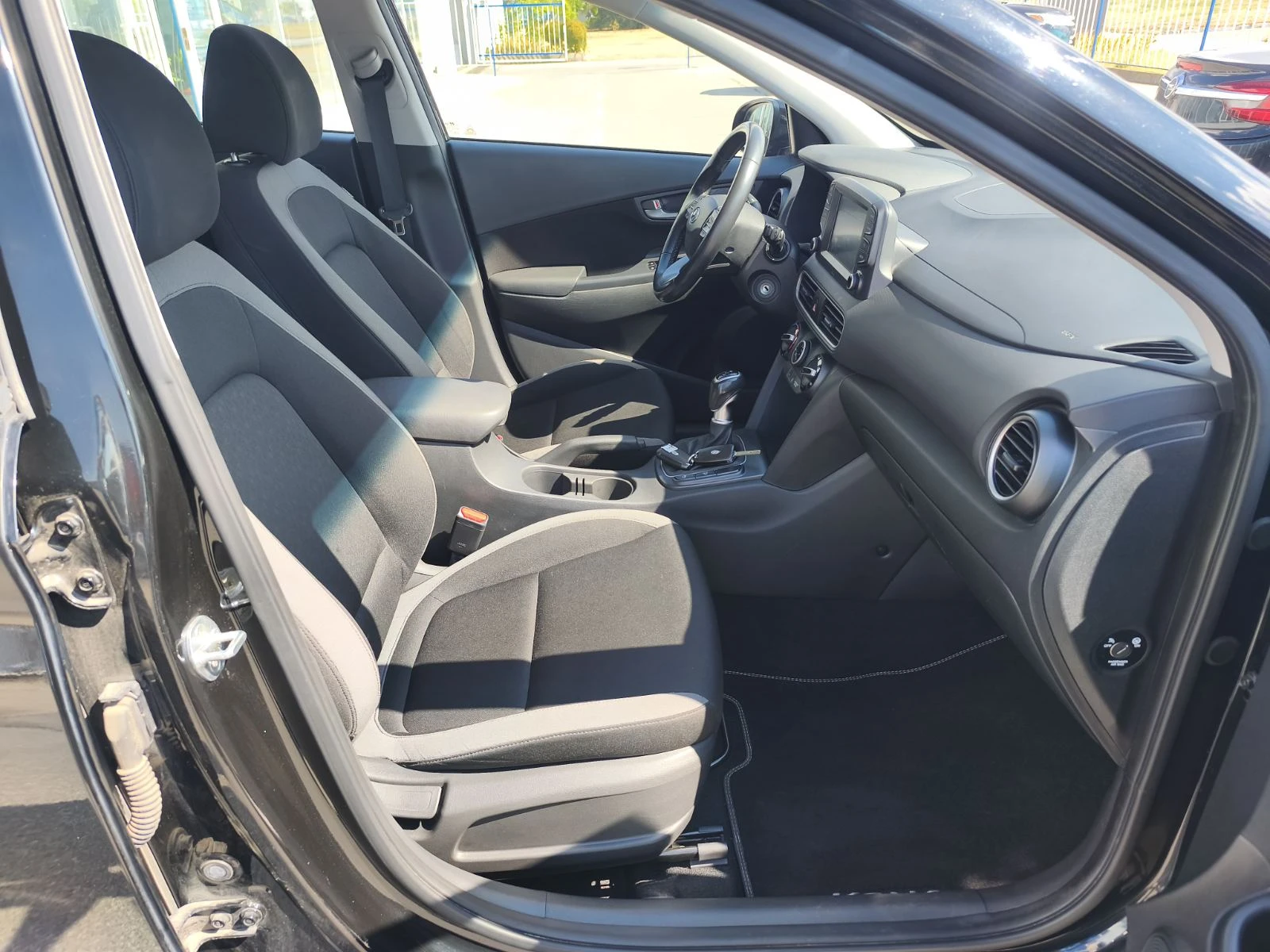 Hyundai Kona 1.6CRDI, снимка 11 - Автомобили и джипове - 56115411