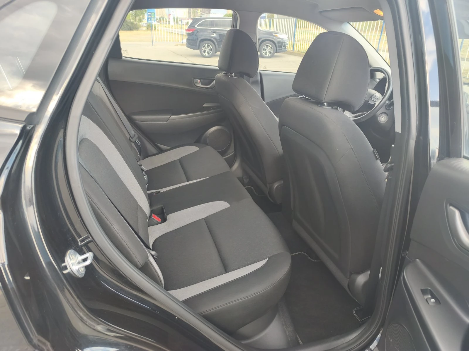 Hyundai Kona 1.6CRDI, снимка 12 - Автомобили и джипове - 56115411