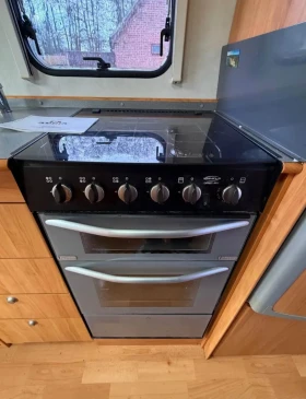 Каравана Adria, снимка 12