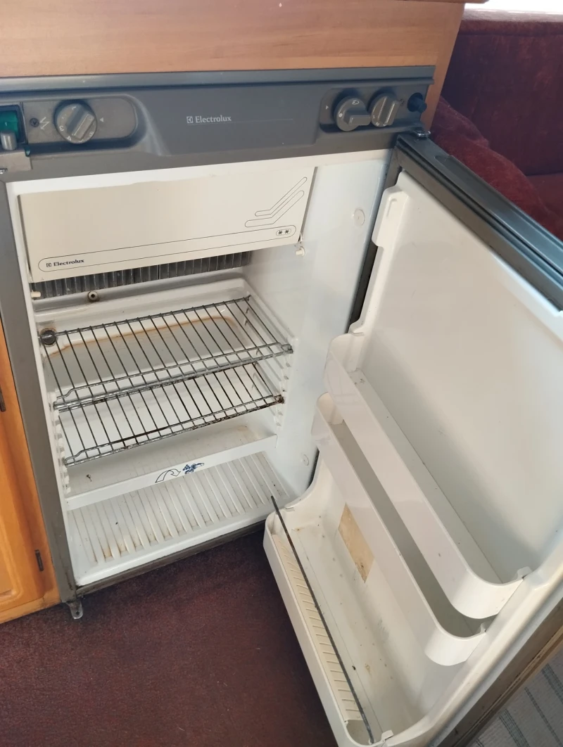 Каравана Swift Fairway Lux 490, снимка 11 - Каравани и кемпери - 53498569