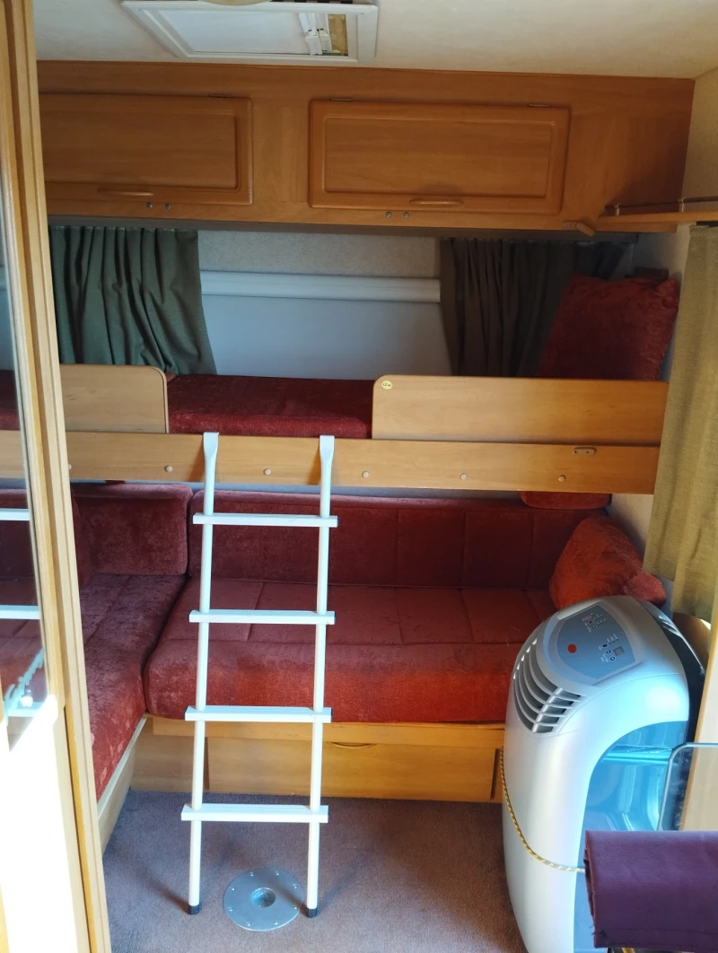 Каравана Swift Fairway Lux 490, снимка 4 - Каравани и кемпери - 53498569