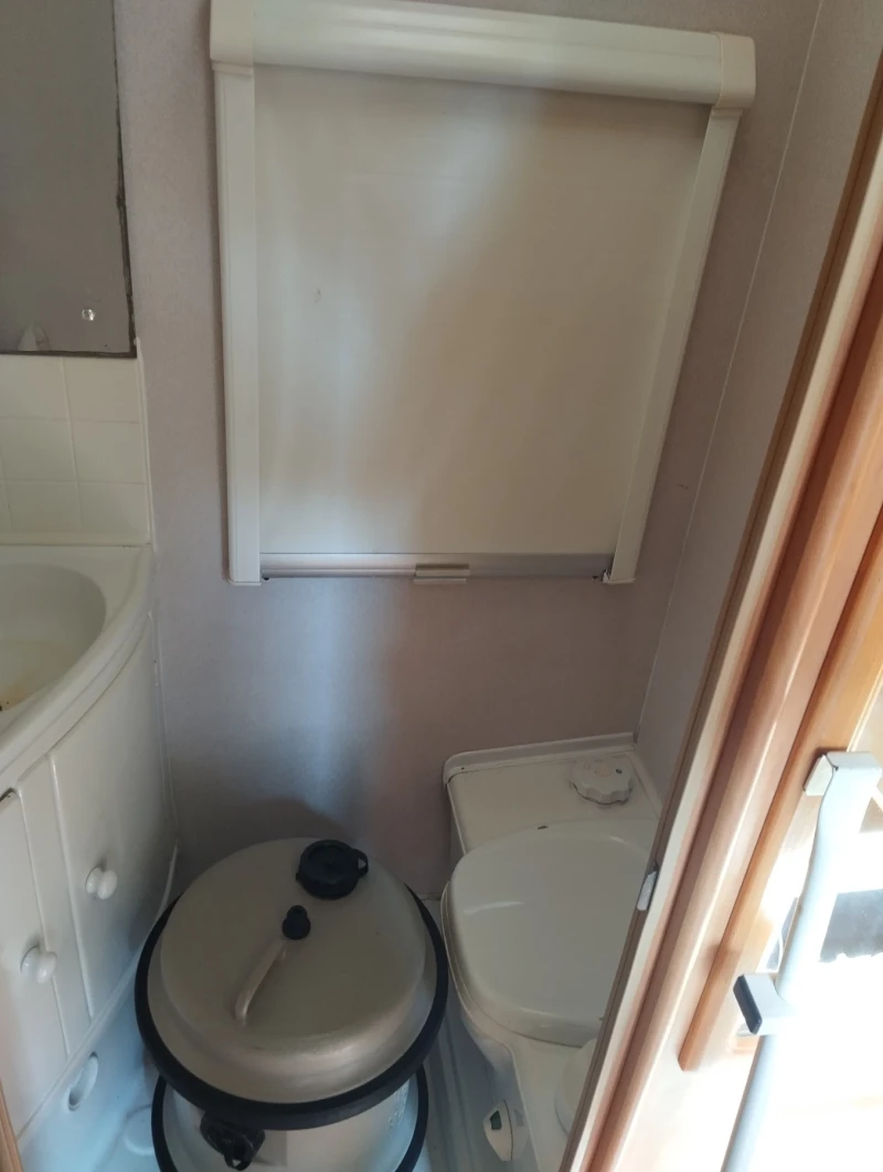 Каравана Swift Fairway Lux 490, снимка 7 - Каравани и кемпери - 53498569