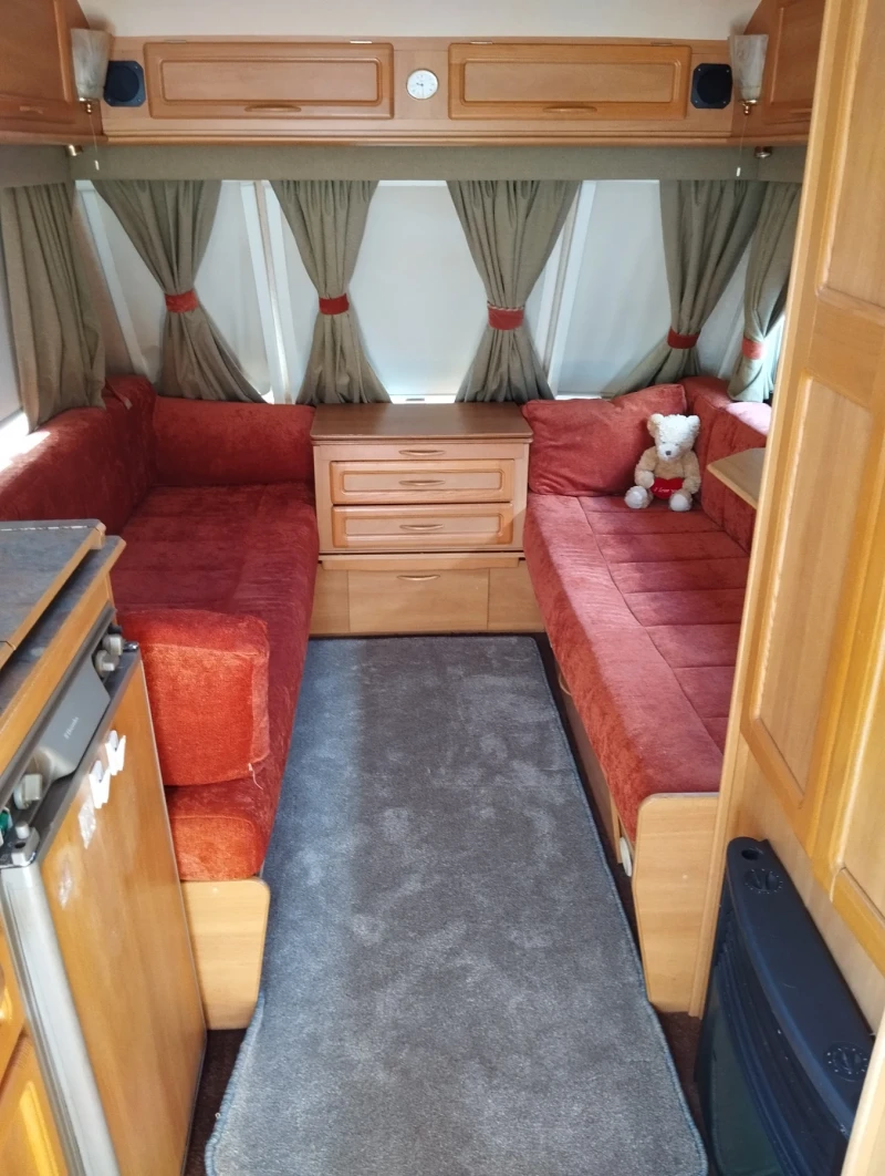 Каравана Swift Fairway Lux 490, снимка 2 - Каравани и кемпери - 53498569