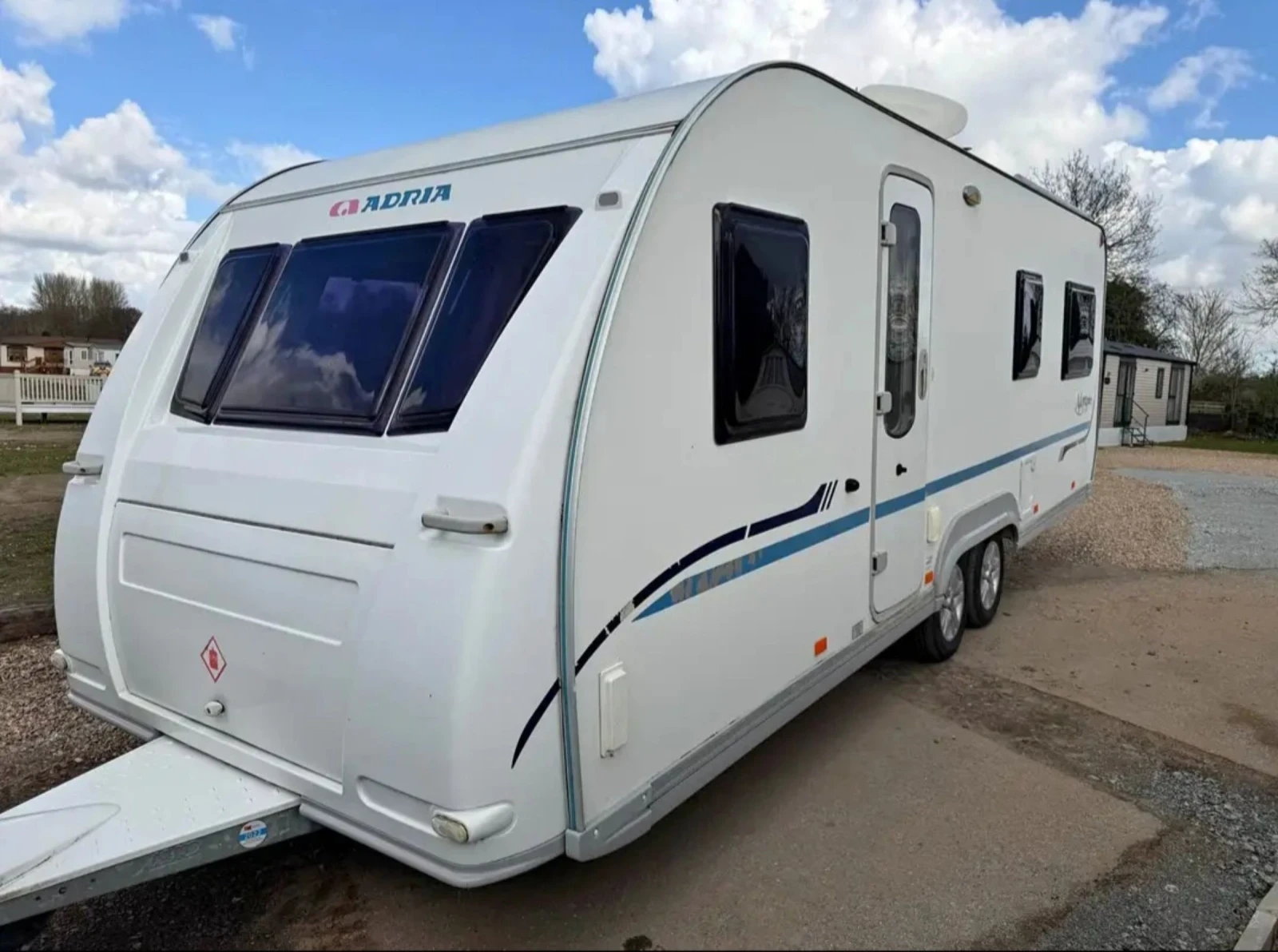 Каравана Adria, снимка 3 - Каравани и кемпери - 54128413