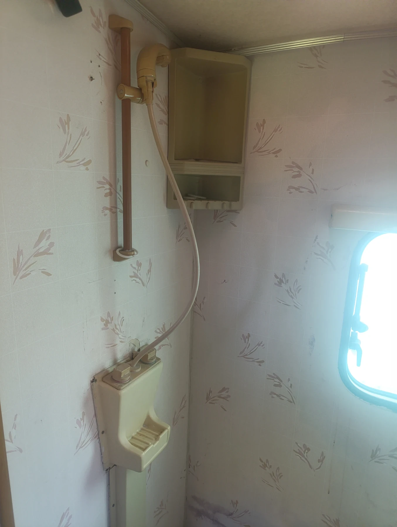 �������� Eldis ����� | Mobile.bg � ����������� 17
