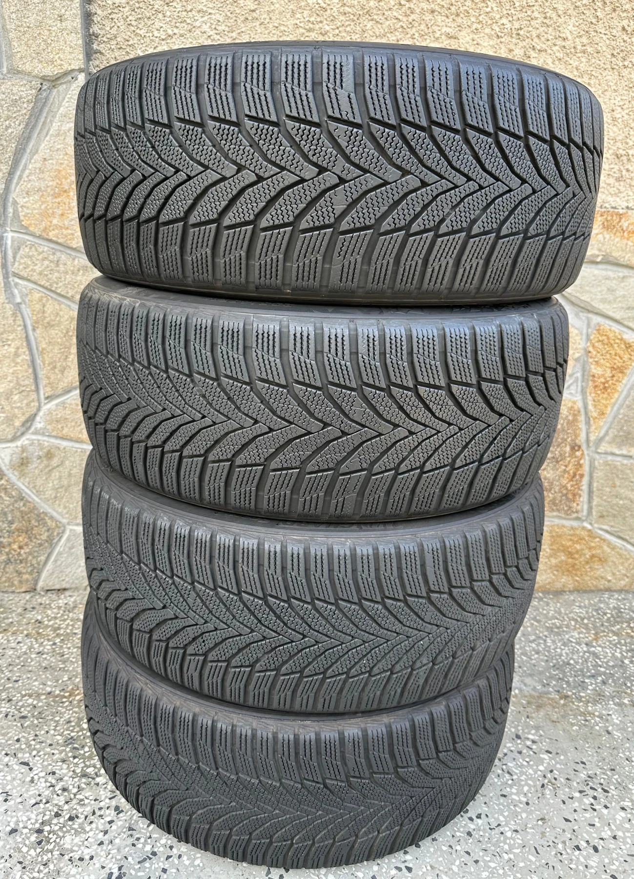  235/45R19 | Mobile.bg   1