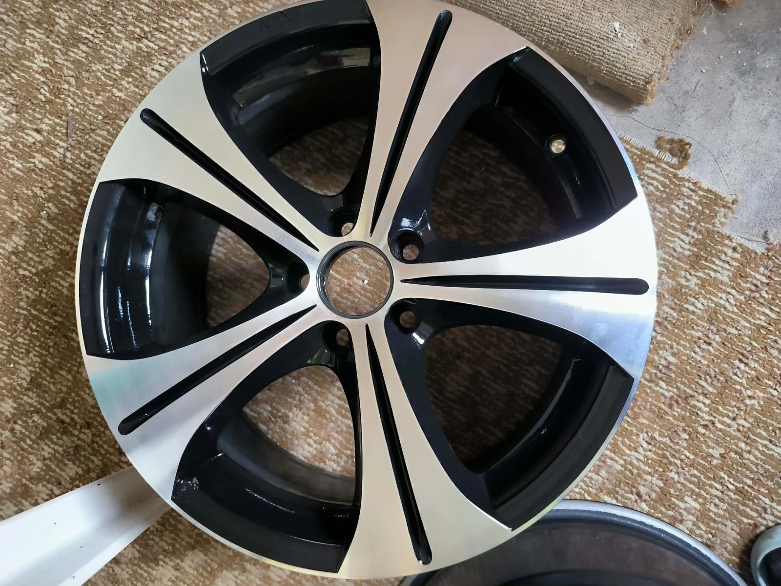 ���� � ������ 245/40R18 | Mobile.bg � ����������� 3