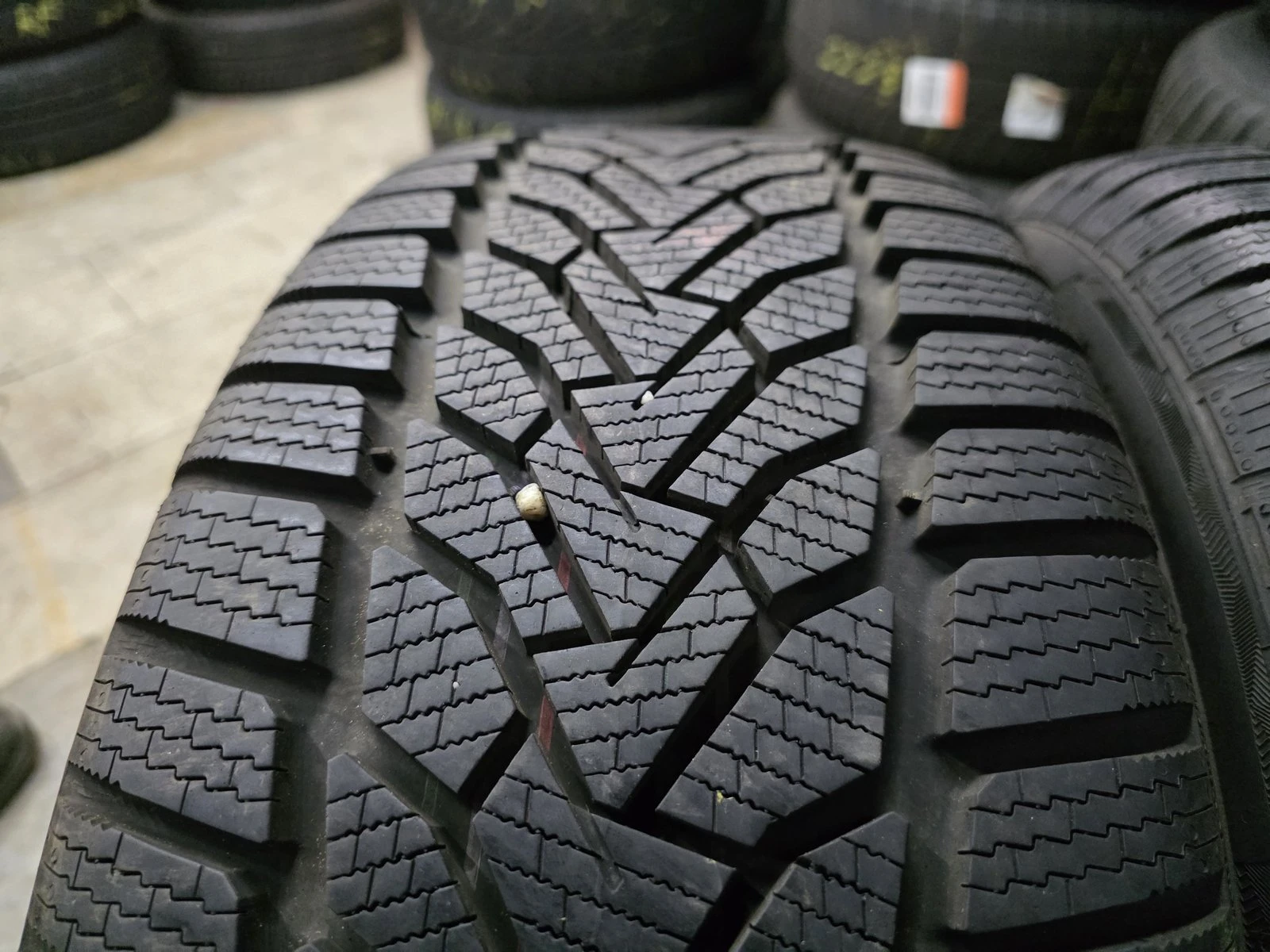 Гуми Зимни 225/55R16