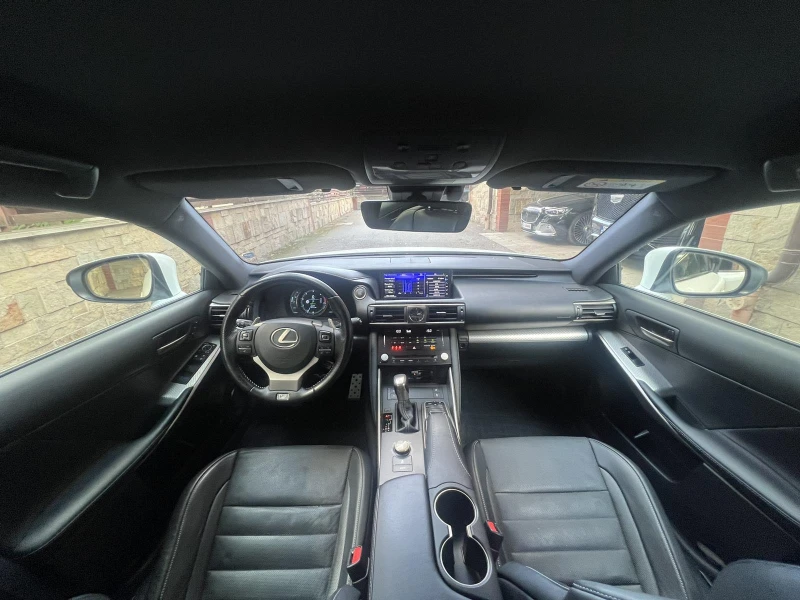 Lexus IS 200 t Sport Line, снимка 8 - Автомобили и джипове - 47064875