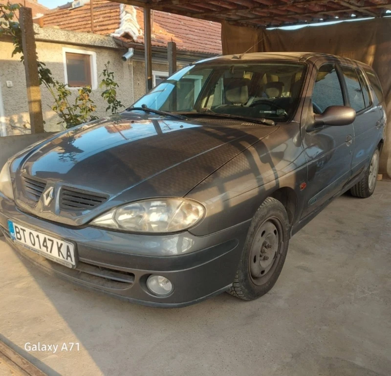 Renault Megane, снимка 1 - Автомобили и джипове - 47733601