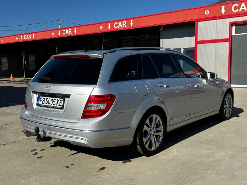 Mercedes-Benz C 220 Avantgarde Фул Екстри! Поръчков автомобил!, снимка 4 - Автомобили и джипове - 48324281