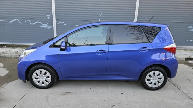 Toyota Verso S 1.33 VVT-i, снимка 2 - Автомобили и джипове - 49299381