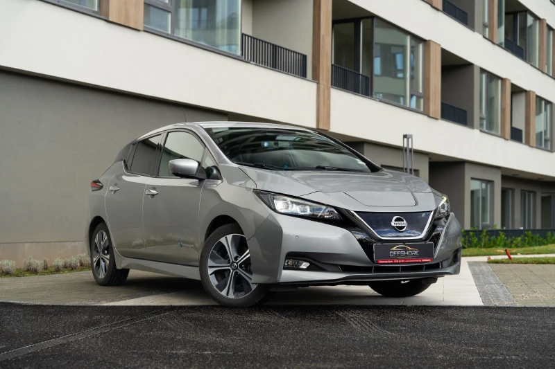 Nissan Leaf  40KWH* 360* ЛИЗИНГ* СЕРВИЗНА ИСТОРИЯ, снимка 3 - Автомобили и джипове - 52208344