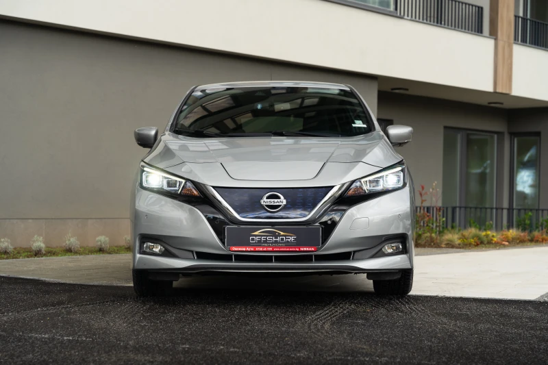 Nissan Leaf  40KWH* 360* ЛИЗИНГ* СЕРВИЗНА ИСТОРИЯ, снимка 2 - Автомобили и джипове - 52208344