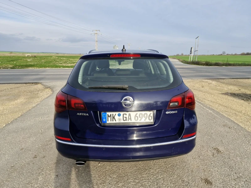 Opel Astra J SPORT TOURER, снимка 4 - Автомобили и джипове - 52899830