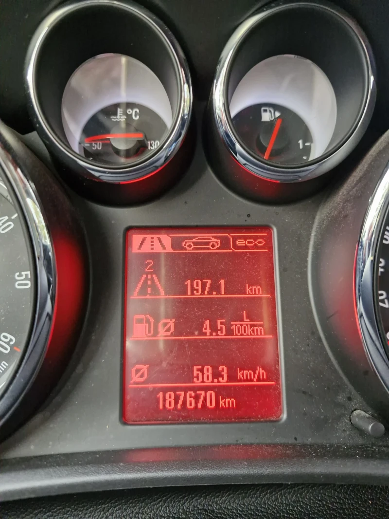 Opel Astra J SPORT TOURER, снимка 13 - Автомобили и джипове - 52899830