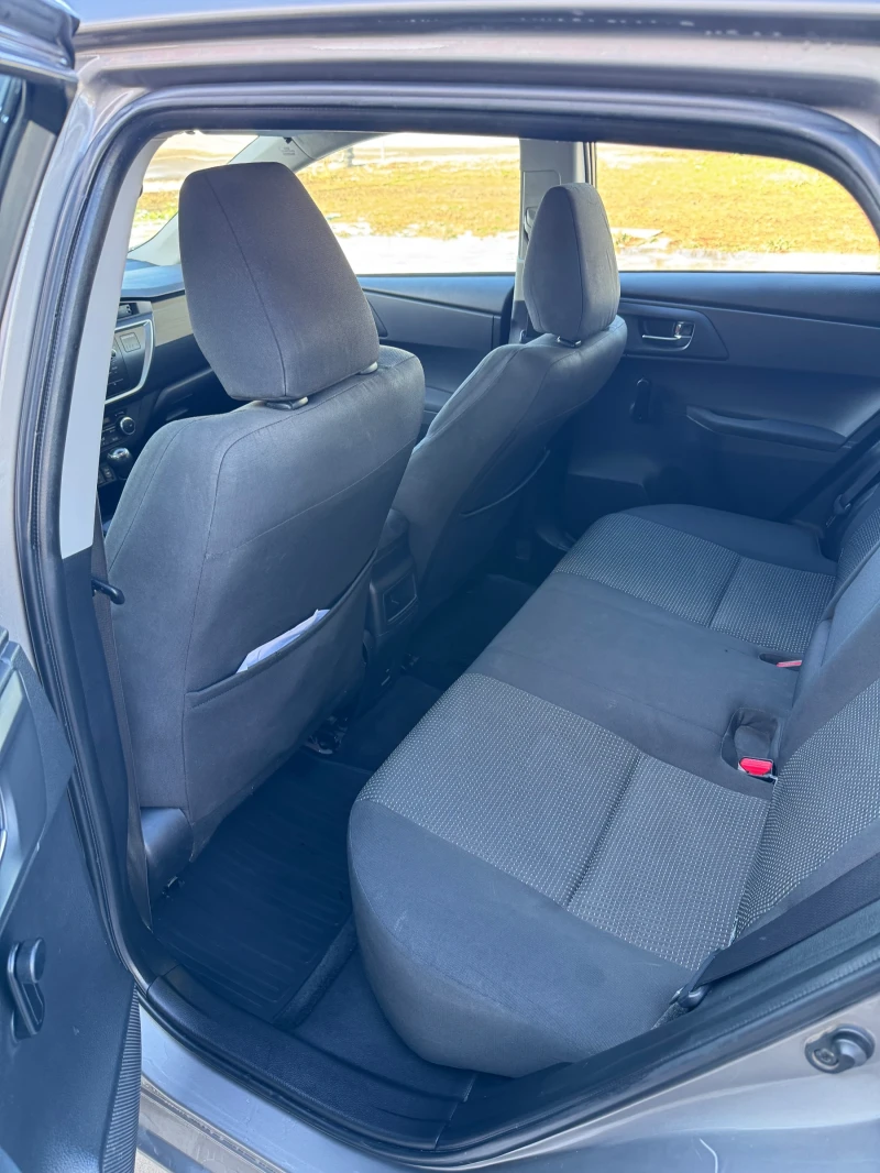 Toyota Auris, снимка 15 - Автомобили и джипове - 53108802
