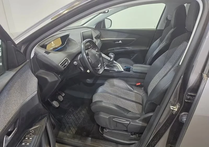 Peugeot 5008 1.5HDI/ALLURE/COCKPIT/NAVI/CAM/DIGITAL/TOP, снимка 6 - Автомобили и джипове - 54040708