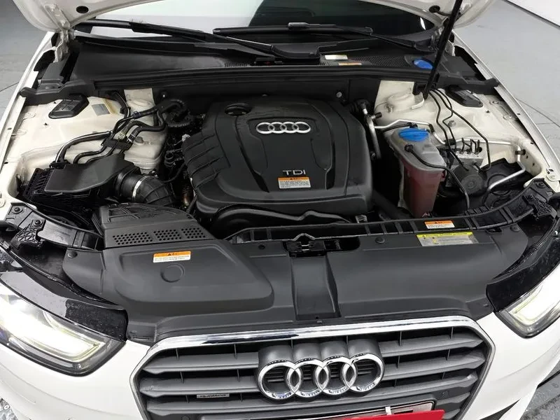 Audi A4 2.0 TDI, снимка 6 - Автомобили и джипове - 54143532