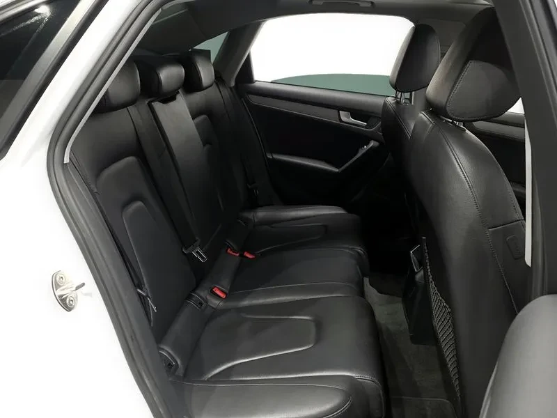 Audi A4 2.0 TDI, снимка 12 - Автомобили и джипове - 54143532