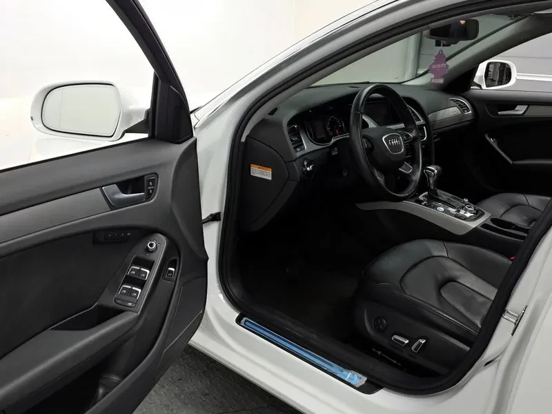 Audi A4 2.0 TDI, снимка 10 - Автомобили и джипове - 54143532